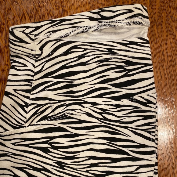 Small Maternity Zebra stripe Leggings size small Motherhood Maternity Womens EUC - Picture 2 of 8